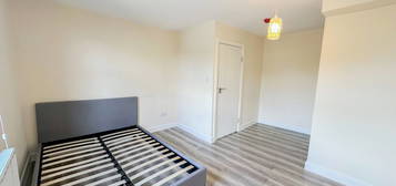 Room to rent in Tottenham Lane, Hornsey N8