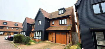 6 bedroom detached house to rent