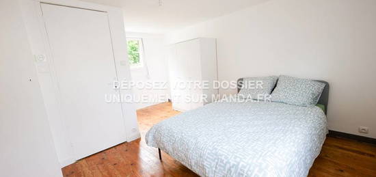 Appartement meublé  à louer, 5 pièces, 4 chambres, – m²