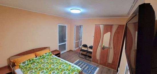 Apartament cu 2 camere centru