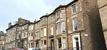 3 bed flat to rent