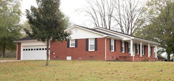 601 W College St, Kenton, TN 38233