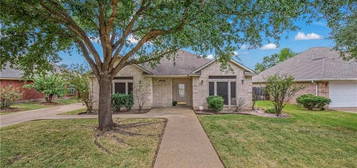 205 Sophia Ln, College Station, TX 77845