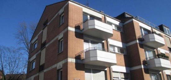 Helle 1,5 Zimmerwohnung mit Balkon (vollmöbliert)