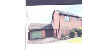 3 bed semi-detached house to rent