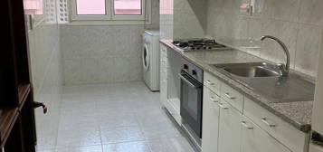 Arrendamento de Apartamento T1 ,   Praça do Bocage, 56