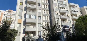 EGEKENT 2 30 AĞUSTOS MAH MERKEZDE İZBAN YANI 3+1 ARA KAT DAİRE !