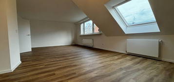 Helle Dachgeschosswohnung mit Charme