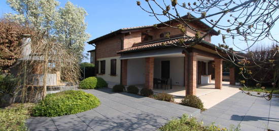 Villa unifamiliare via Augusto Ferrari, Valsamoggia