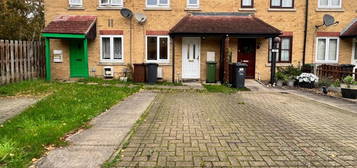 Property to rent in Estuary Close, Barking IG11