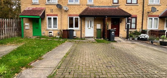 Property to rent in Estuary Close, Barking IG11