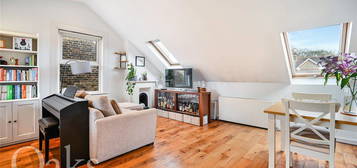 Flat for sale in Tankerville Road, London SW16