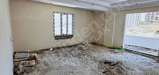 ÇAM EMLAK`TAN SIFIR SATILIK 3+1 DAİRE`MİZ 3 CÜ KATTA OLMAKTA