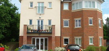 Flat to rent in Reigate Road, Dorking RH4