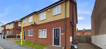 3 bed semi-detached house for sale