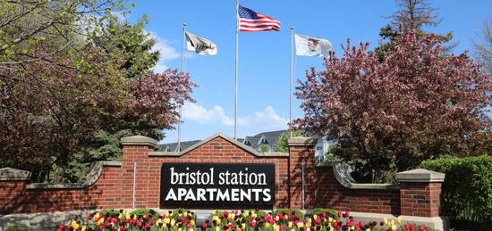 Bristol Station, Naperville, IL 60563