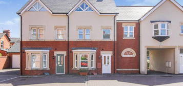 4 bedroom terraced house to rent