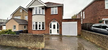 3 bed detached house to rent