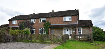 3 bedroom semi-detached house to rent