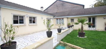 Maison de plain-pied  à vendre, 6 pièces, 3 chambres, 150 m²