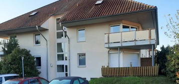 Lichtdurchfluteter Wohntraum und Balkon mit Ausblick! 2-Raum-Wohnung in ruhiger Lage