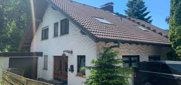Großes Einfamilienhaus mit Einliegerwohnung in Lobbach! Sanierungs- und Modernisierungsbedarf!