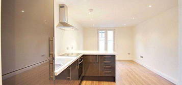 Flat to rent in Colney Hatch Lane, Muswell Hill N10