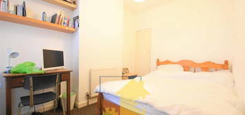 4 bed shared accommodation to rent