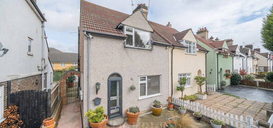 3 bed semi-detached house for sale