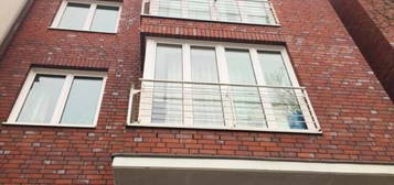 Lichtdurchflutete 4 Zimmer Wohnung über 2 Ebenen mit Dachterrasse in Hamburg-Ohlsdorf