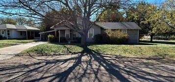 415 W Walnut St, Whitewright, TX 75491