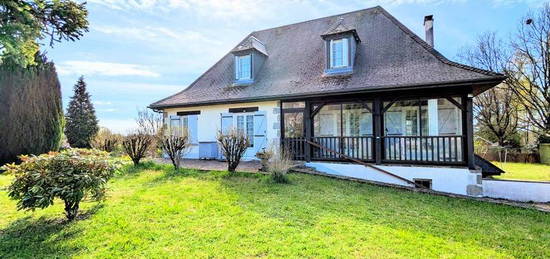 Maison  à vendre, 8 pièces, 6 chambres, 130 m²