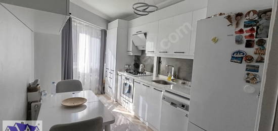 HIDIRAĞA MAH.,GARAJ CAMİİ YAKINI,2+1,90 M2,2.KAT.,G/B,KOMBİLİ