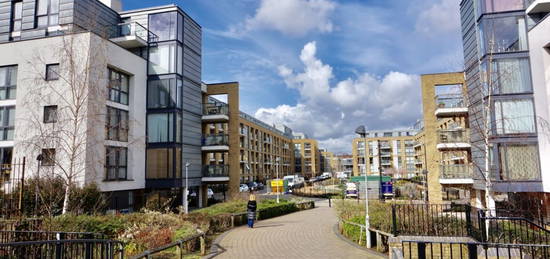 Flat to rent in 11 Canalside Square, Islington N1