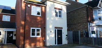 3 bedroom semi-detached house