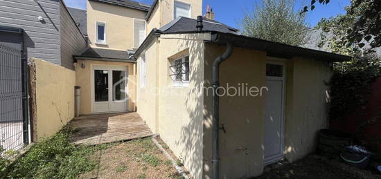 Maison de ville  à vendre, 5 pièces, 3 chambres, 145 m²