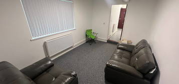 Flat to rent in St. Helens Avenue, Swansea SA1