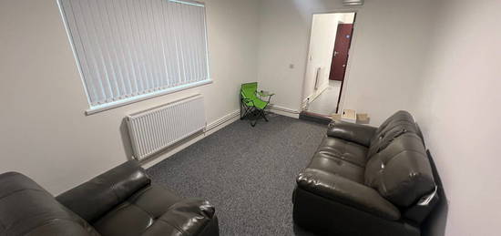 Flat to rent in St. Helens Avenue, Swansea SA1