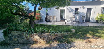 Charmante maison meublée avec joli jardin/ location courte durée