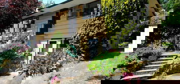 2116 N 86th St, Seattle, WA 98103