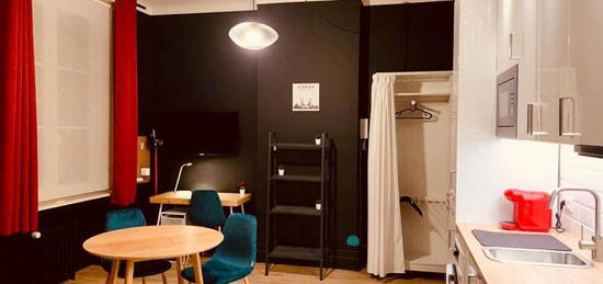 Studio meublé  à louer, 1 pièce, 22 m², Étage 1/–