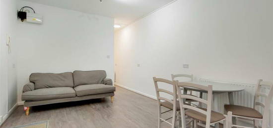 2 bedroom ground floor flat