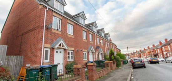 3 bedroom semi-detached house