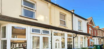 2 bedroom terraced house