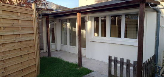 Maison de 25m2 avec mezzanine et jardin