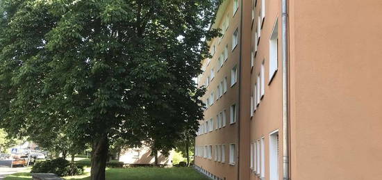 Gut geschnittene Wohnung mit Balkon