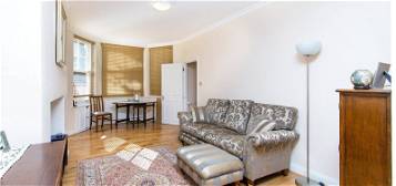 Flat to rent in Greencroft Gardens, South Hamsptead, London NW6