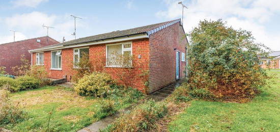 2 bedroom semi-detached bungalow for sale