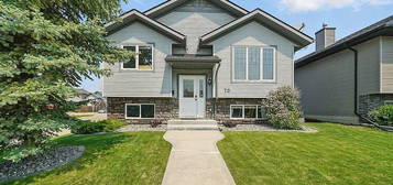 70 N Vanier Dr, Red Deer, AB T4R 0E1