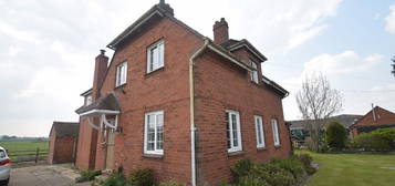 5 bed detached house to rent